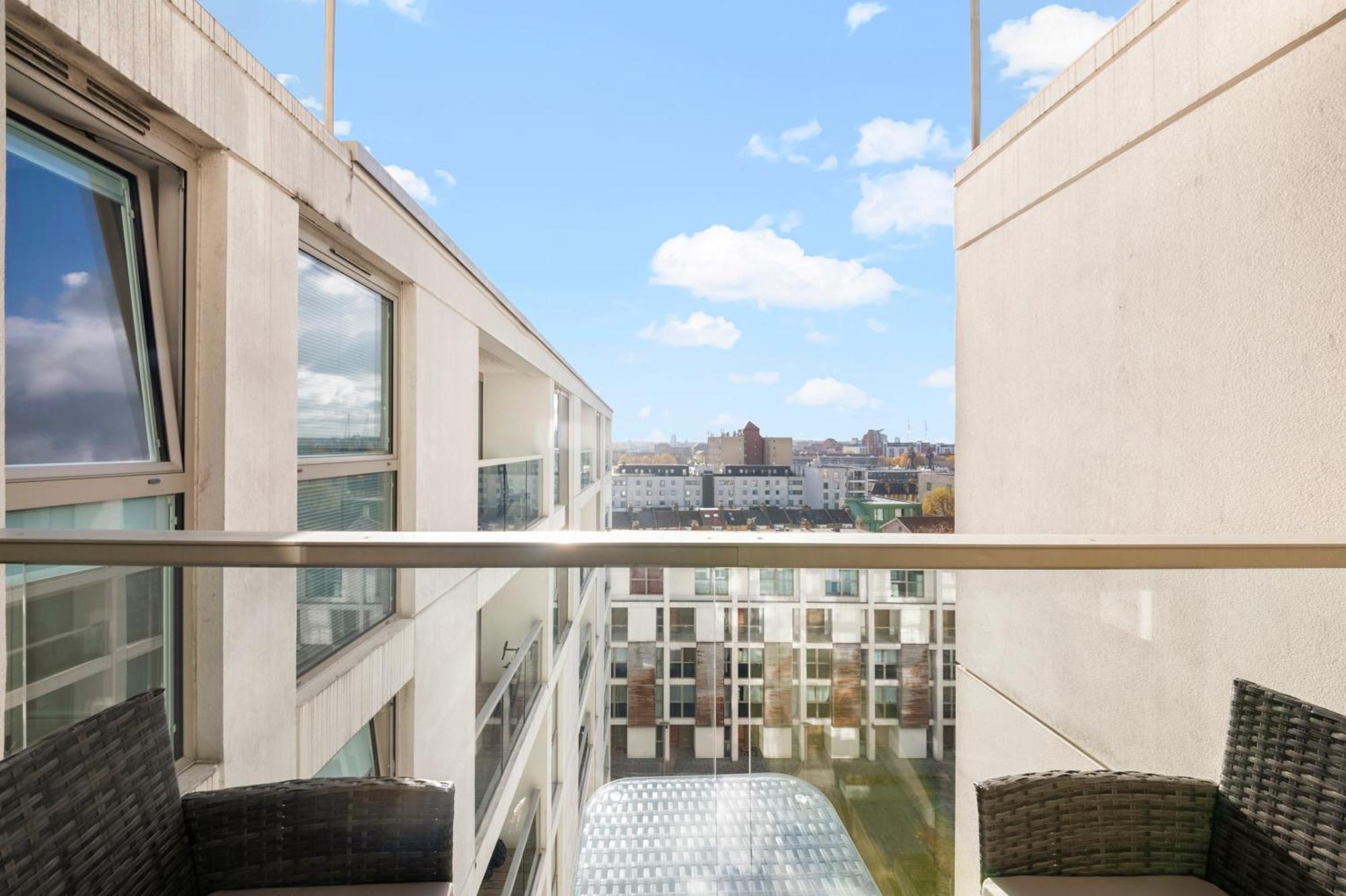 Londwell, Canary Wharf Skyline Balcony Suite Лондон Екстериор снимка