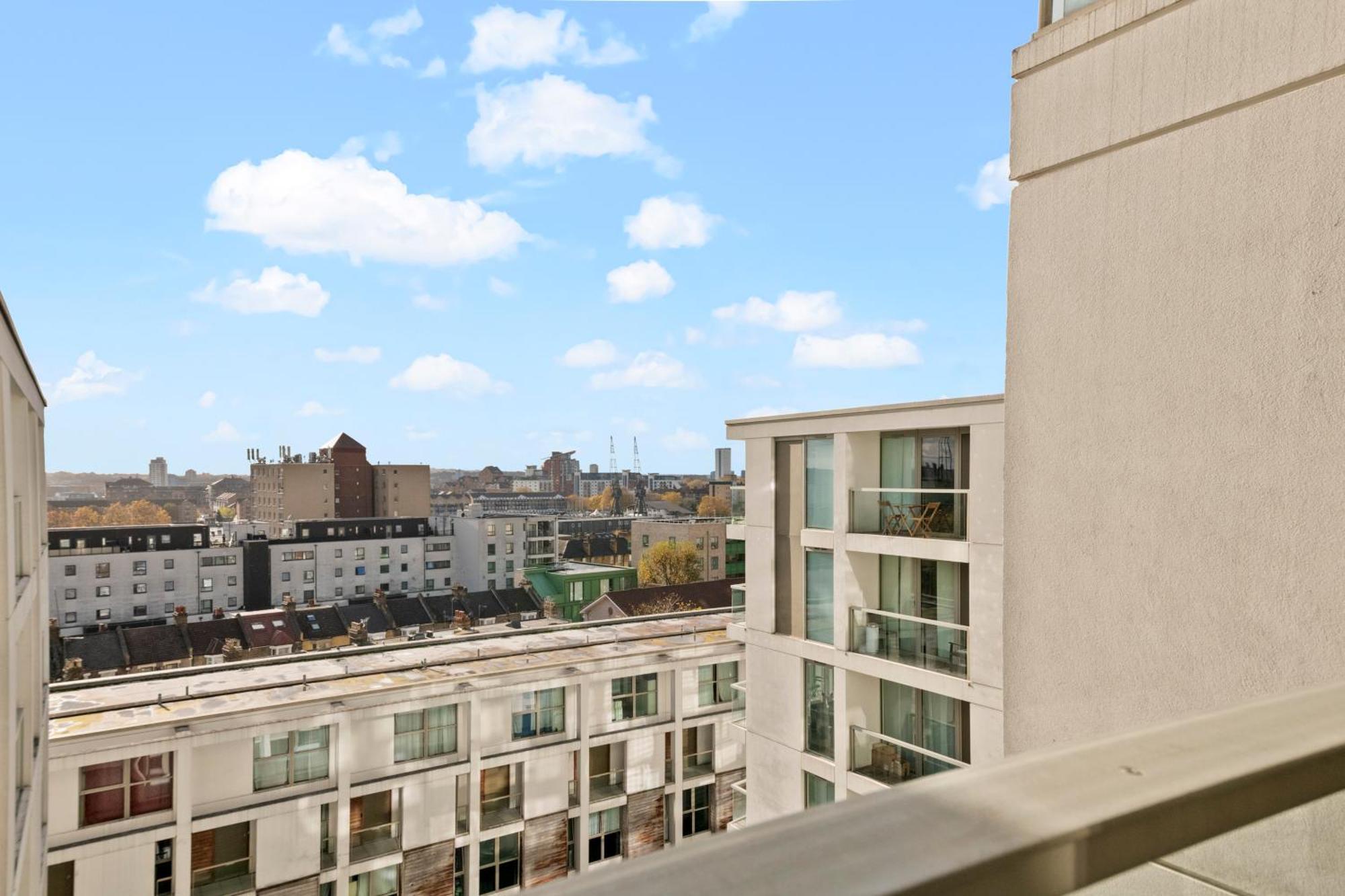 Londwell, Canary Wharf Skyline Balcony Suite Лондон Екстериор снимка