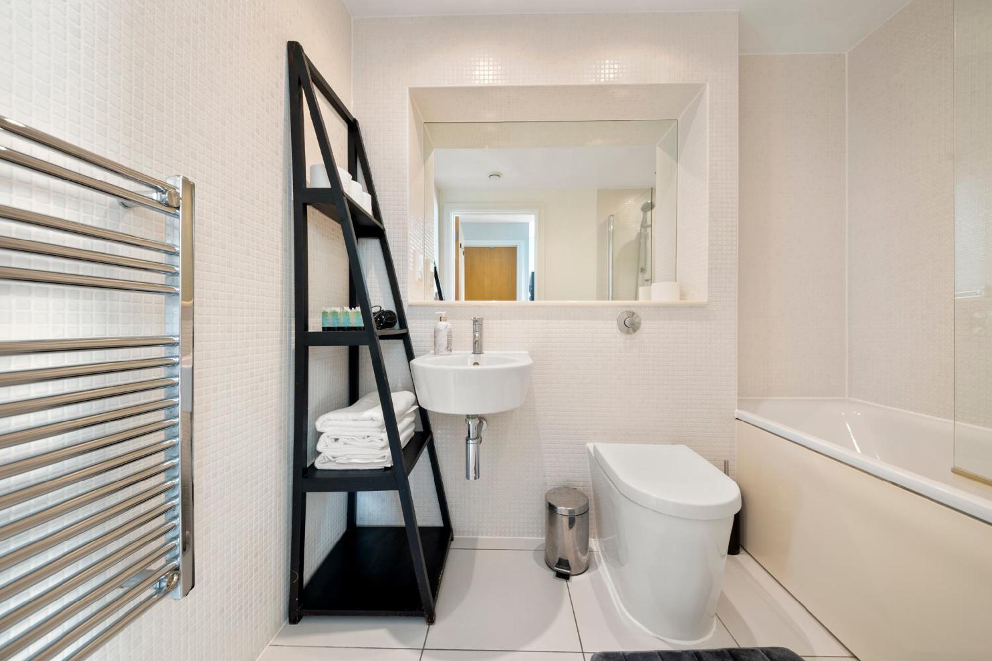 Londwell, Canary Wharf Skyline Balcony Suite Лондон Екстериор снимка
